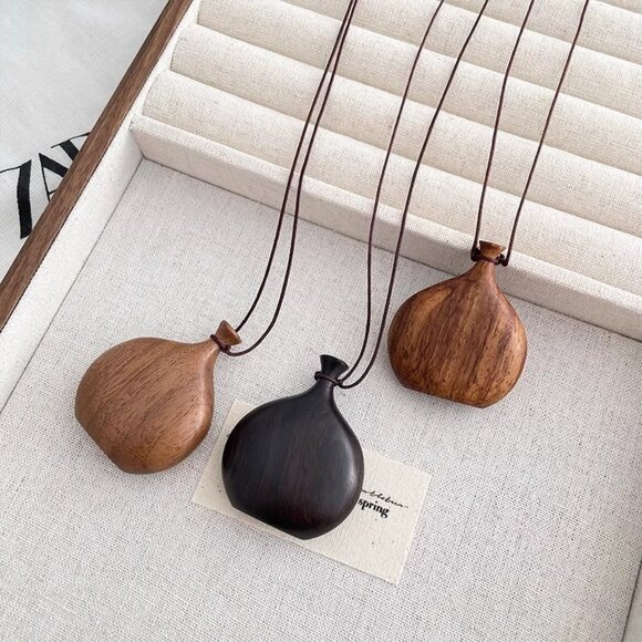 New Chinese-Style Wooden Wine Pot Necklace – Vintage Artistic Long Sweater Chain - Picture 1 of 5